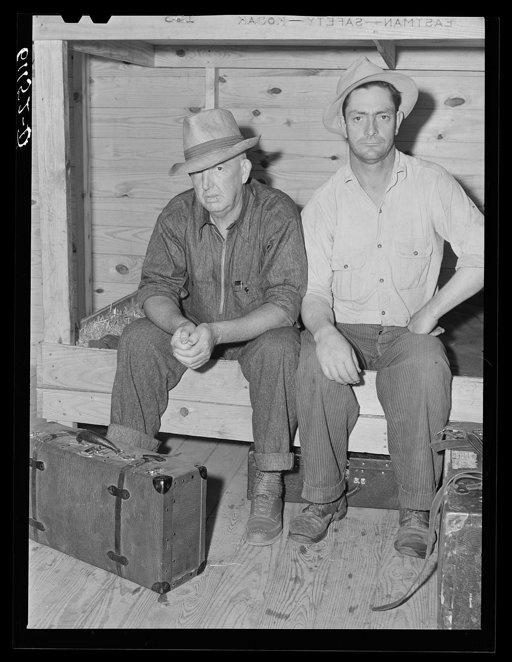Migrant fruit workers. Berrien County, Michigan. Sourced from the Library of Congress.