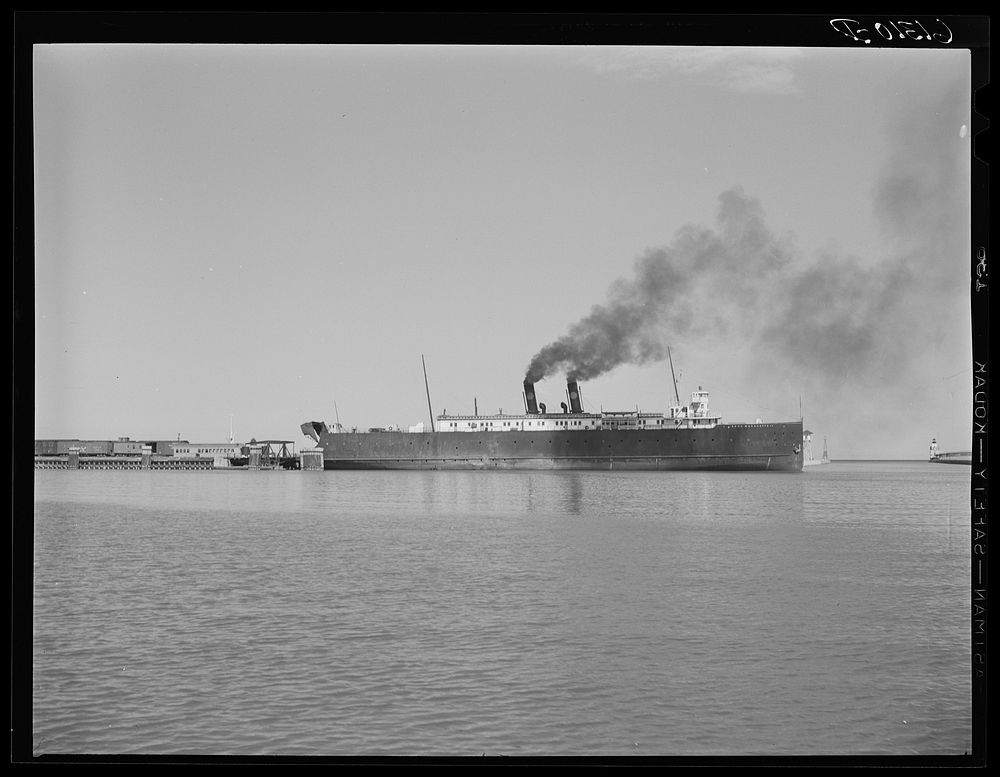 Great Lakes boat. Manitowoc, Wisconsin. Sourced from the Library of Congress.