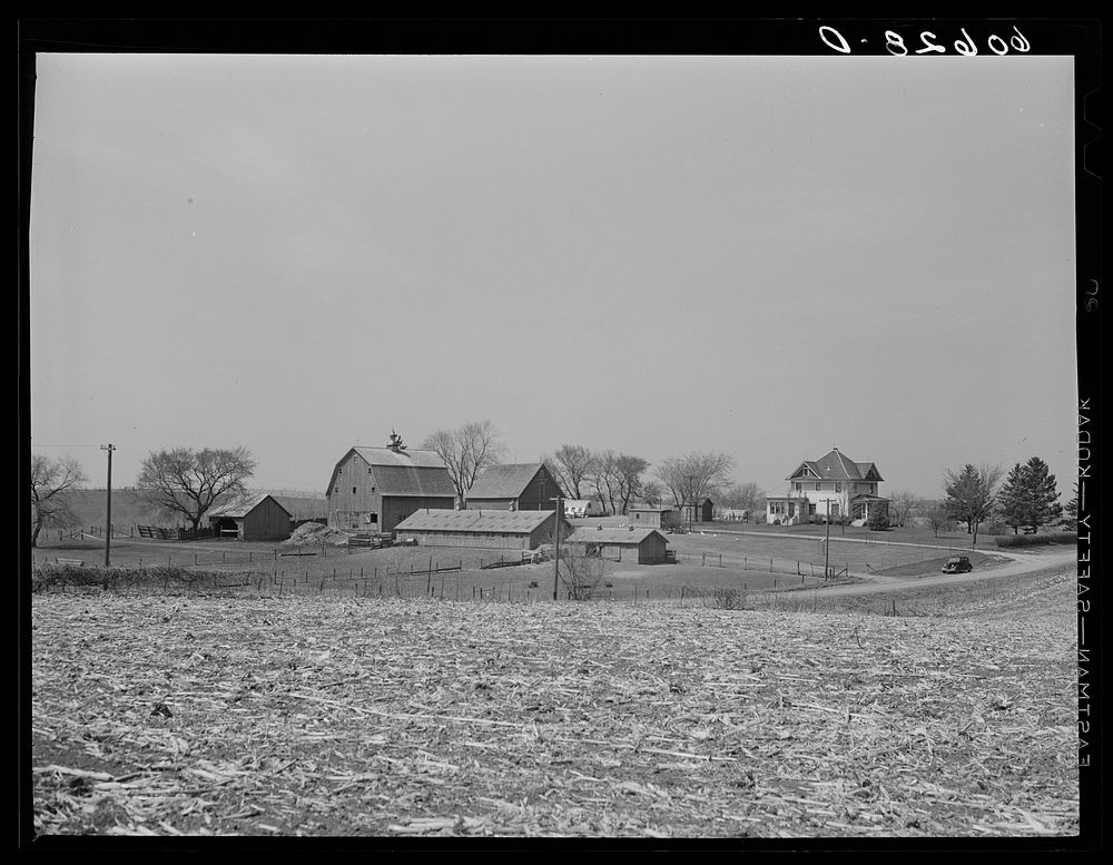 Farm. Grundy County, Iowa. Sourced from the Library of Congress.