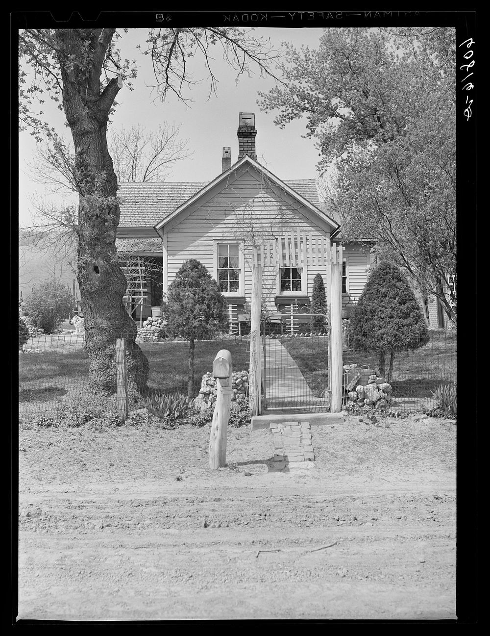 Danish farm home. Monona County, Iowa. Sourced from the Library of Congress.