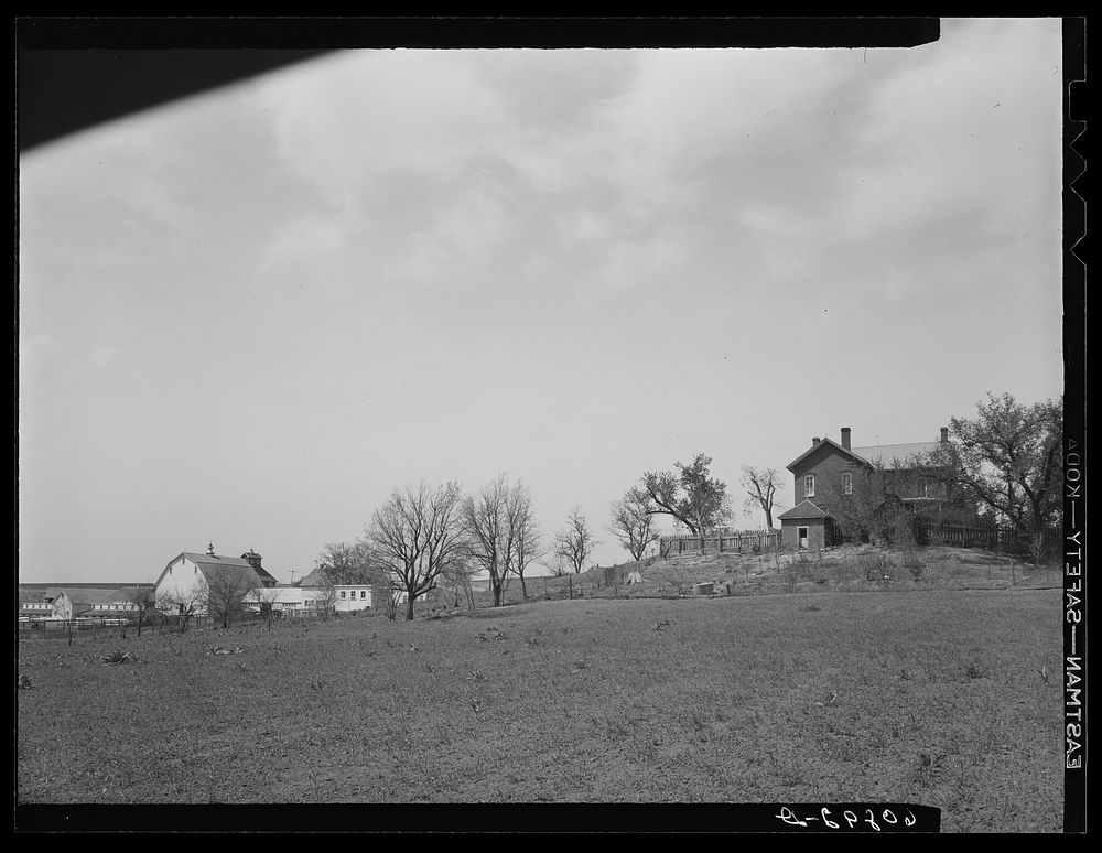 Western Iowa corn and stock farm. Monona County, Iowa. Sourced from the Library of Congress.