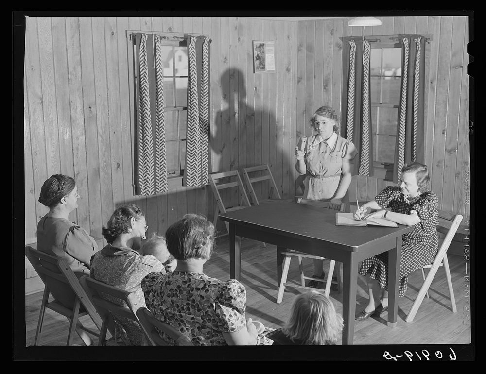 Meeting of women's club. Granger Homesteads, Iowa. Sourced from the Library of Congress.