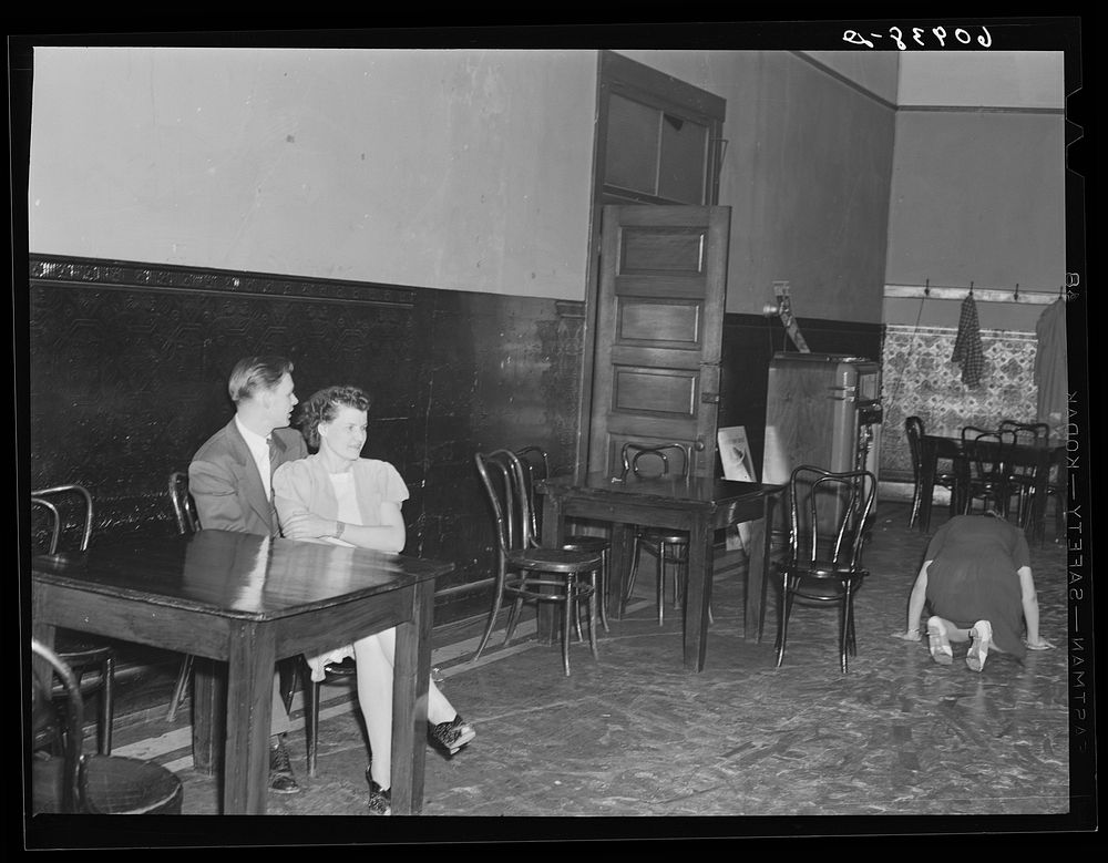 [Untitled photo, possibly related to: Young couples in beer parlor. Cairo, Illinois]. Sourced from the Library of Congress.