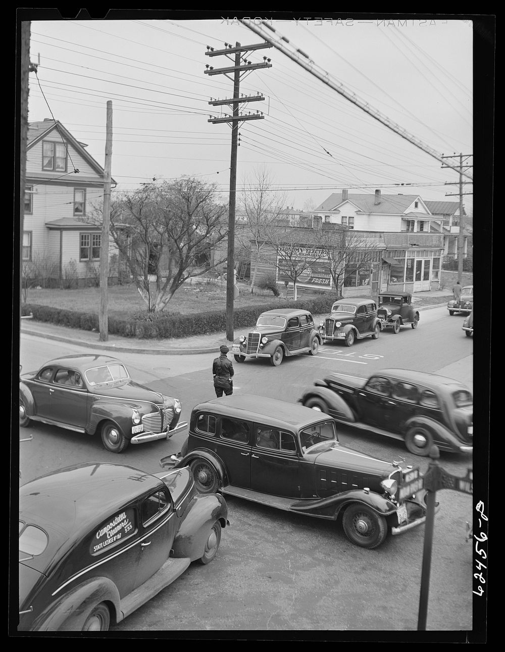 Four o'clock traffic, Norfolk, Virginia. Sourced from the Library of Congress.