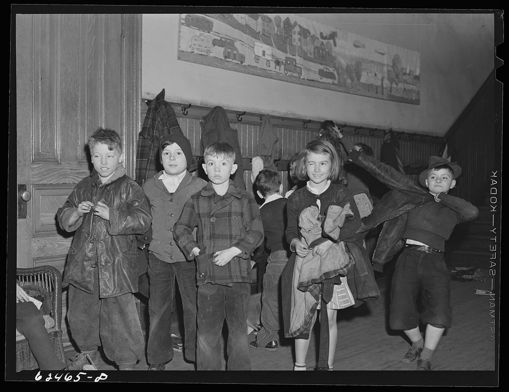 Schoolchildren getting ready to go home. Norfolk, Virginia. Sourced from the Library of Congress.