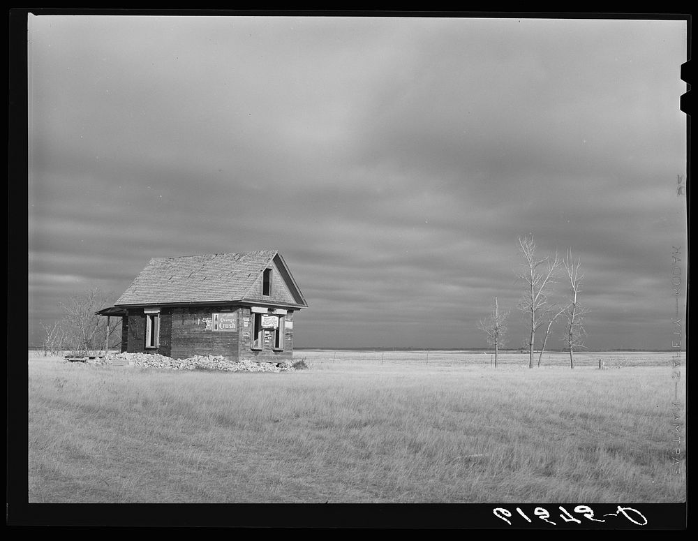 Abandoned farm house. Ward County, North Dakota. Sourced from the Library of Congress.
