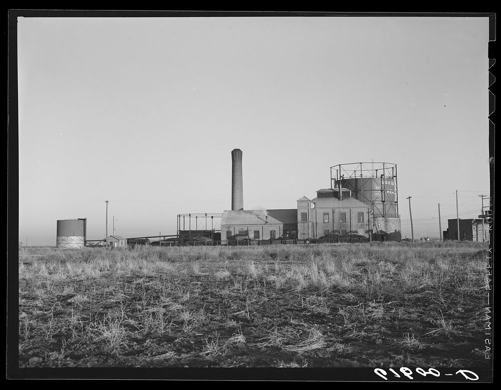 Gas works. Aberdeen, South Dakota. Sourced from the Library of Congress.