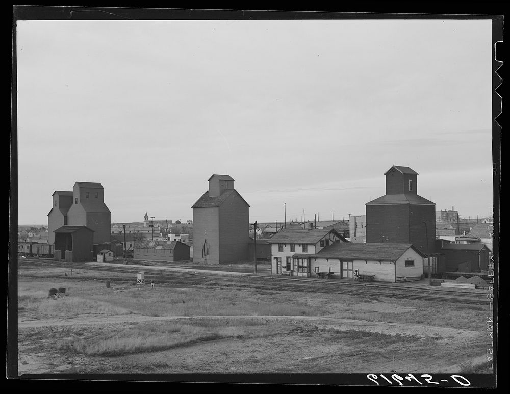 [Untitled photo, possibly related to: Max, North Dakota. Population 500]. Sourced from the Library of Congress.