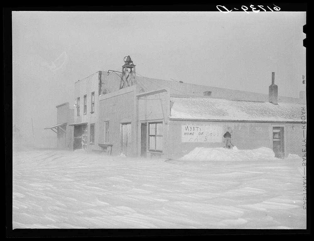 Draper, South Dakota, during snow blizzard. Sourced from the Library of Congress.