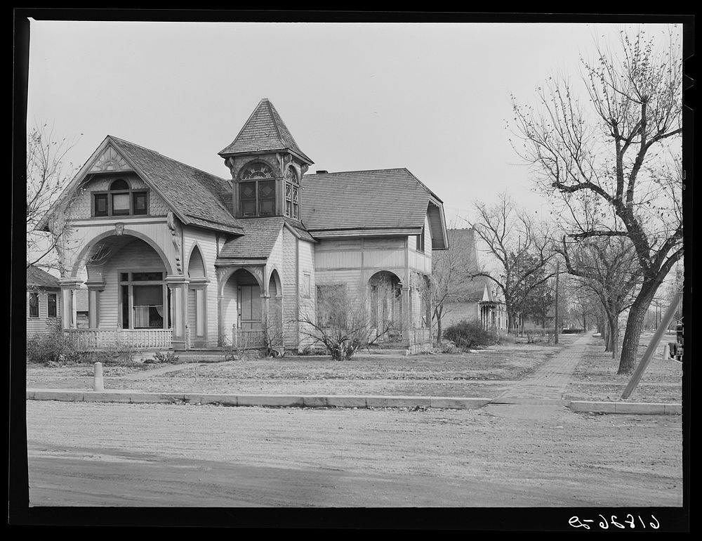 House in Kearney, Nebraska. Sourced from the Library of Congress.