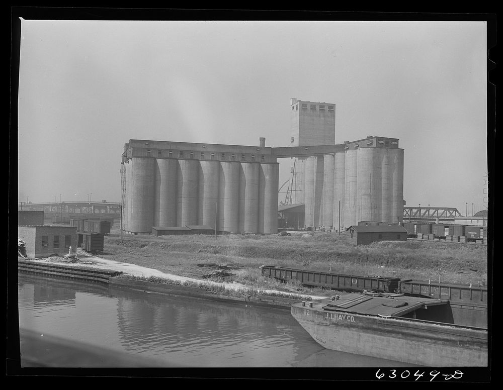 Grain elevator. Chicago, Illinois. Sourced from the Library of Congress.