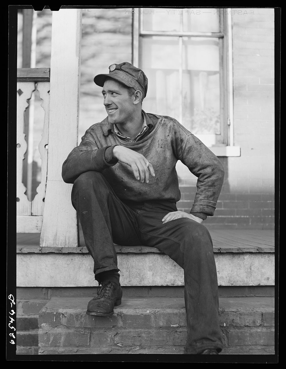 Defense worker. Norfolk, Virginia. Sourced from the Library of Congress.