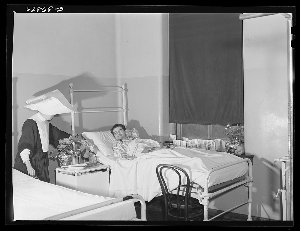 Charity ward, Saint Vincent's Hospital, Norfolk, Virginia. Sourced from the Library of Congress.