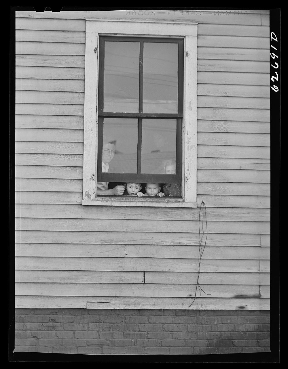 House near Navy yard. Portsmouth, Virginia. Sourced from the Library of Congress.