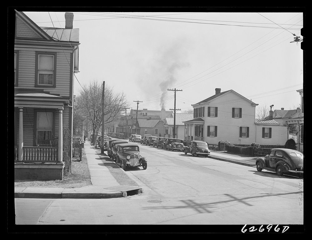 Houses near Navy yard. Portsmouth, Virginia. Sourced from the Library of Congress.
