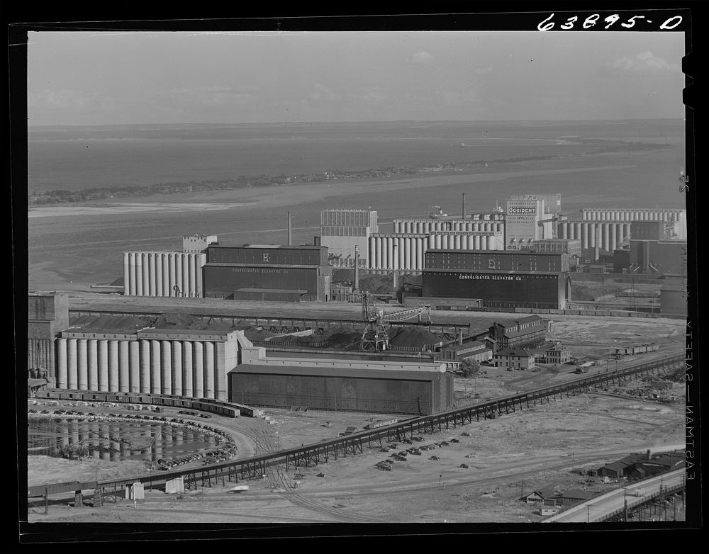 Grain elevators at entry to port of Duluth, Minnesota. Sourced from the Library of Congress.