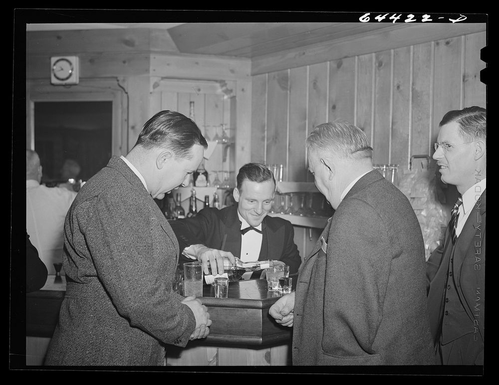 Portsmouth, Ohio. Elks at the country club bar. Sourced from the Library of Congress.