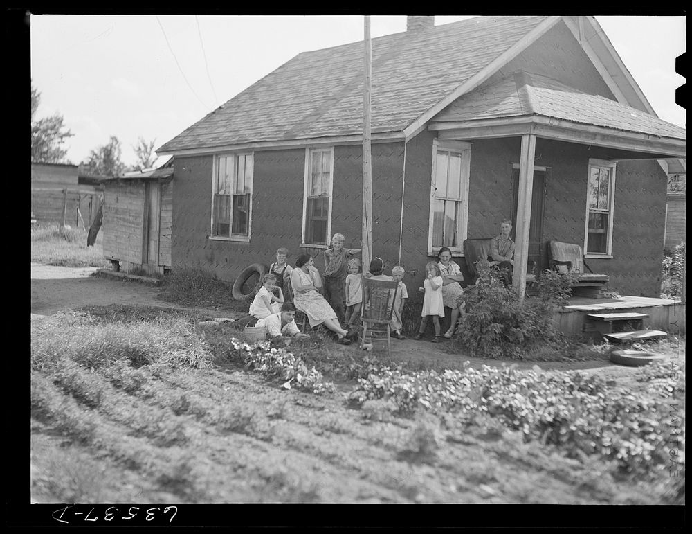 Residents of Trout Creek, Michigan, lumber town of the upper penninsula. Sourced from the Library of Congress.