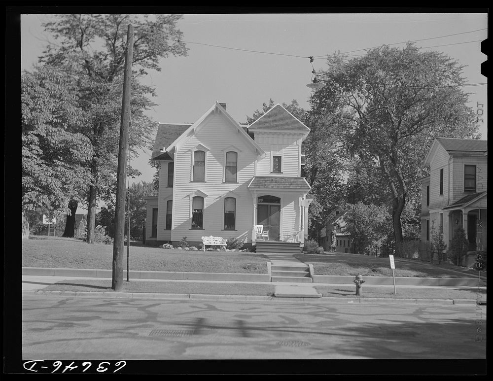 [Untitled photo, possibly related to: House in Elgin, Illinois]. Sourced from the Library of Congress.
