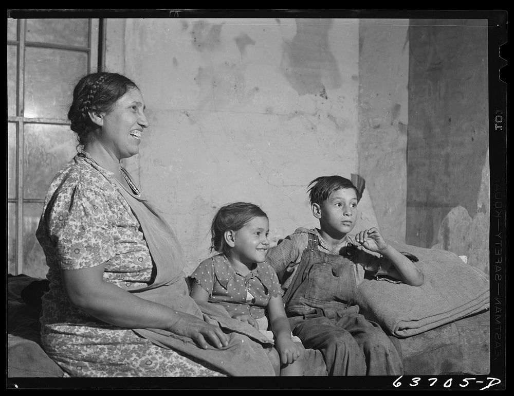 Wife and children of Mexican sugar beet worker. Saginaw Farms, Michigan. Sourced from the Library of Congress.