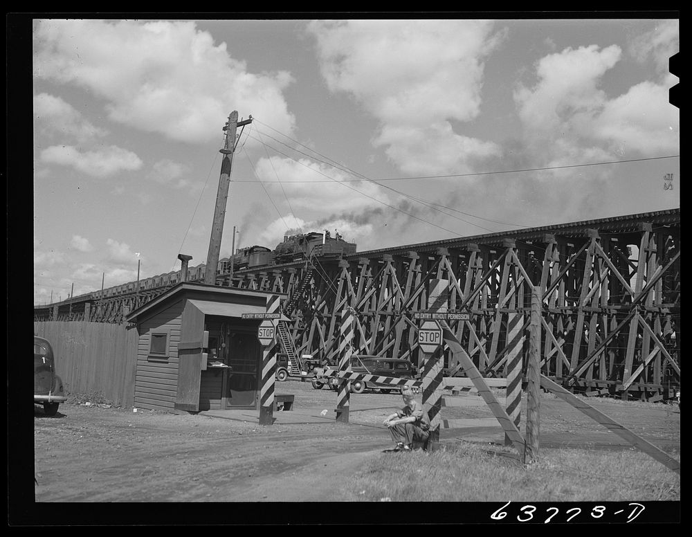 Entrance to Great Northern ore docks at Allouez, Wisconsin. Sourced from the Library of Congress.