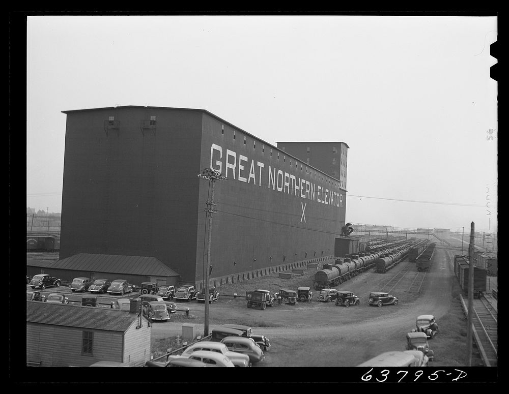 Great Northern grain elevator. Superior, Wisconsin. Sourced from the Library of Congress.