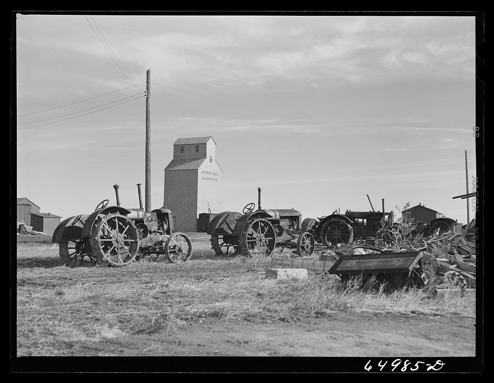 Brockway, Montana. Old type tractor used during the wheat boom. Sourced from the Library of Congress.