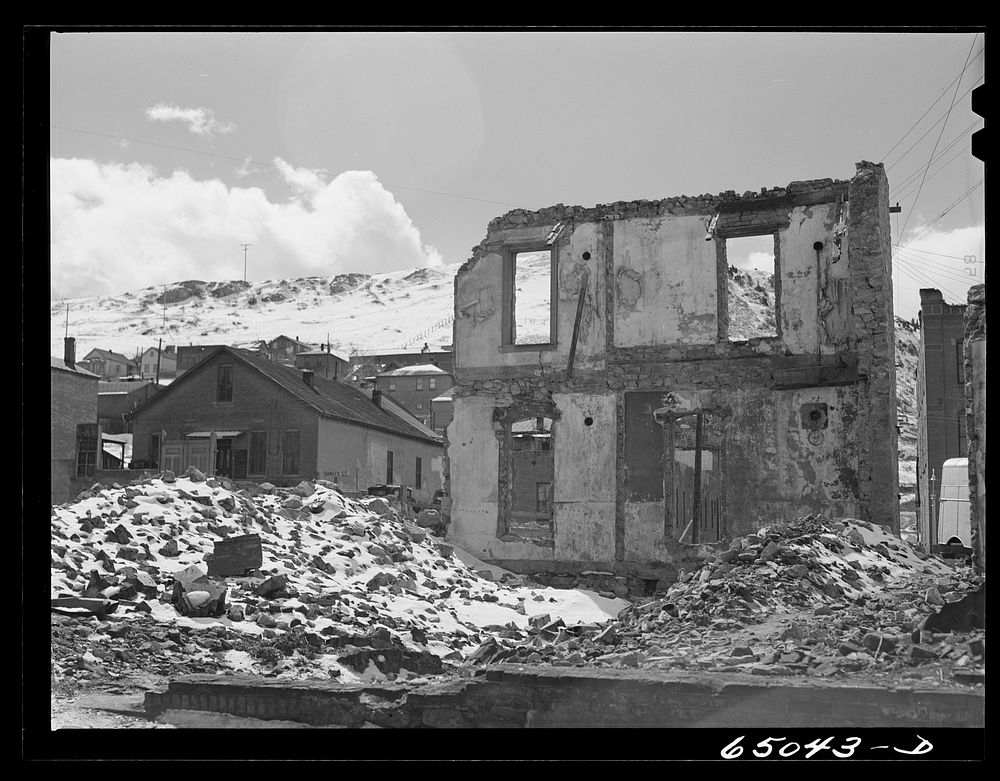 Helena, Montana. Demolition of buildings damaged in 1935 earthquakes. Sourced from the Library of Congress.