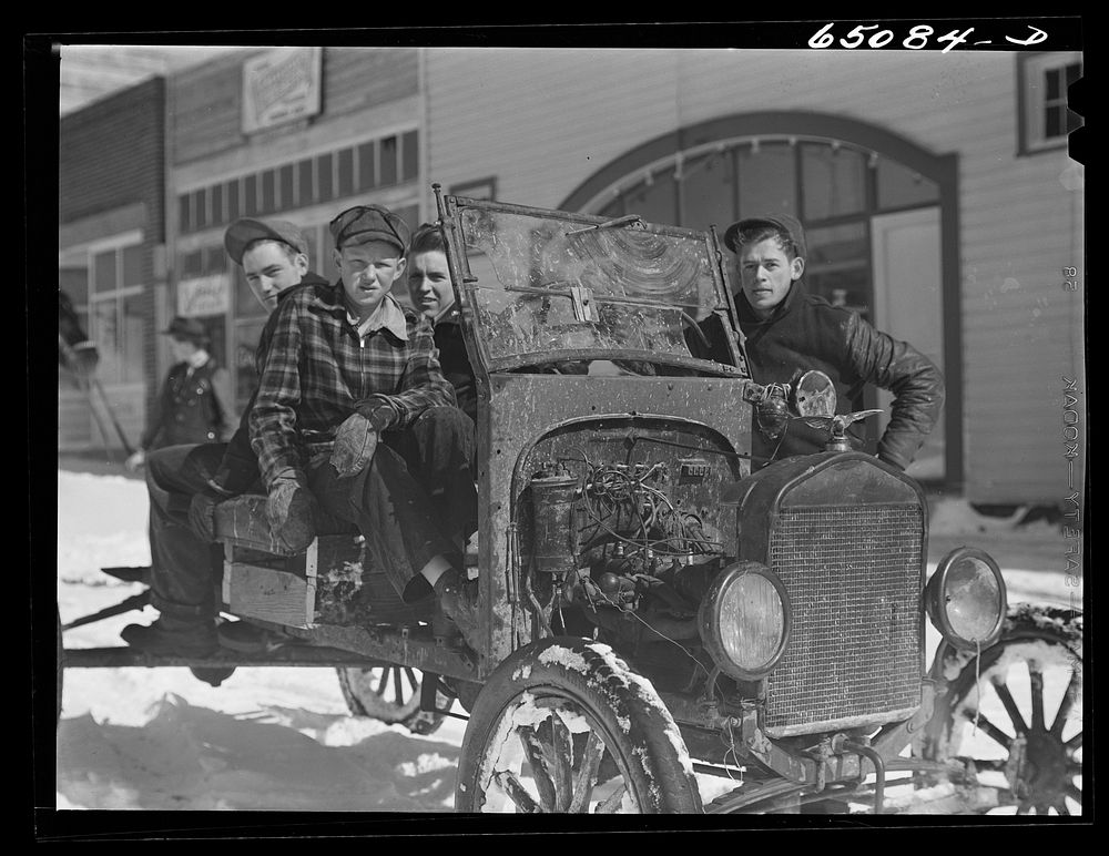 Judith Gap, Montana. Boys living in Judith Gap, Montana. Sourced from the Library of Congress.