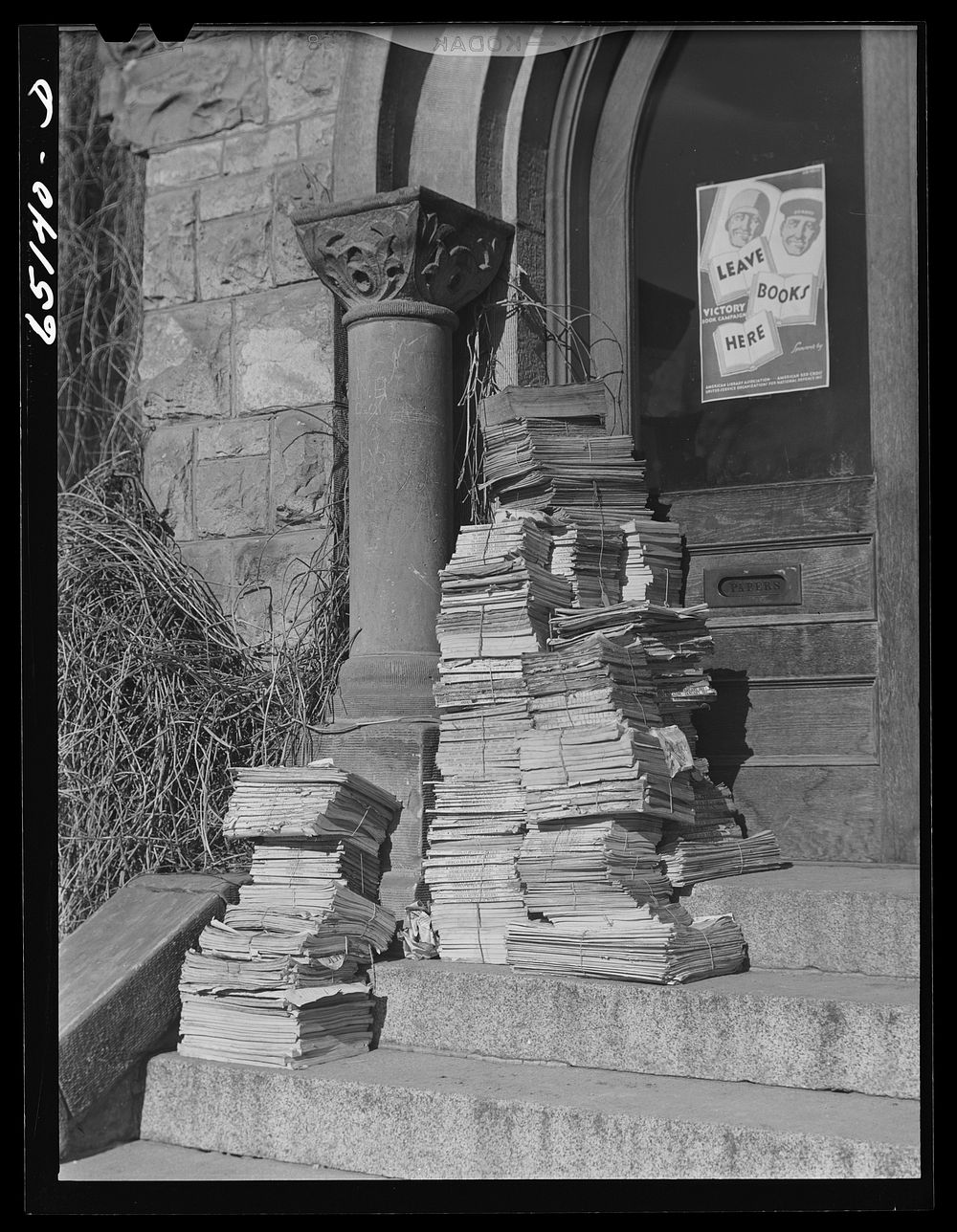 Dillon, Montana. Magazines left for soldiers at public library. Sourced from the Library of Congress.