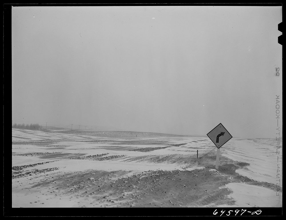 Hettinger, North Dakota (vicinity). U.S. Highway 12. Sourced from the Library of Congress.