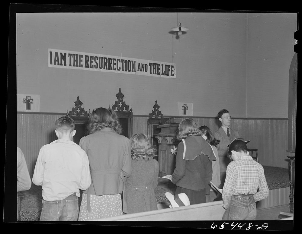 Wisdom, Montana. Singing hymns at Sunday school. Sourced from the Library of Congress.