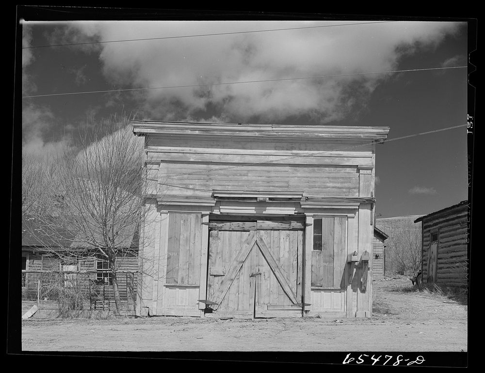 Bannack, Montana. Former bank. Sourced from the Library of Congress.