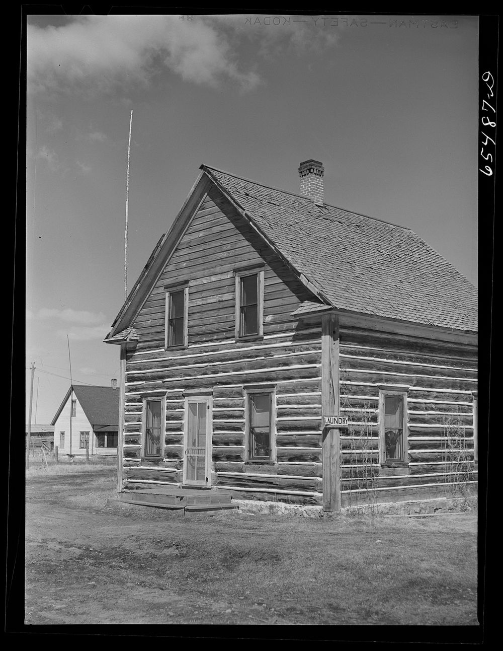 Wisdom, Montana. Log house. Sourced from the Library of Congress.