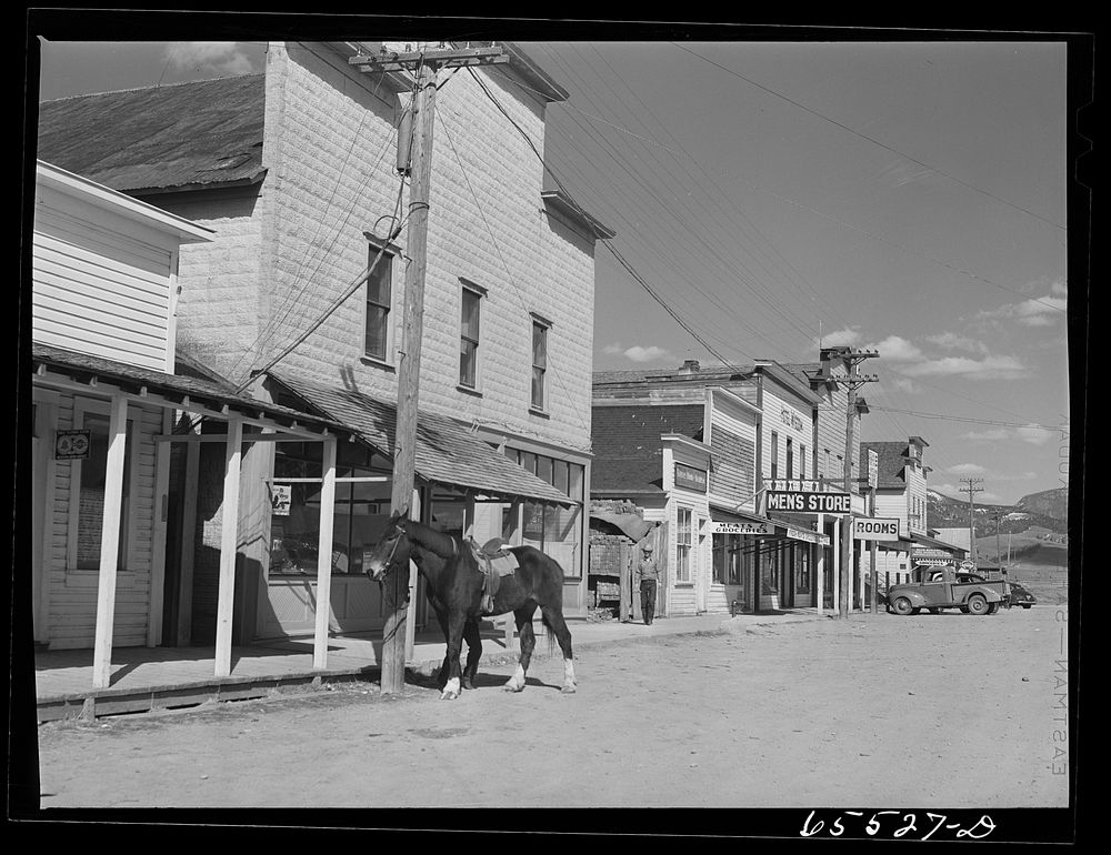 Wisdom, Montana. Main street of Wisdom, largest of two towns in the Big Hole Basin with a population of 385. Sourced from…