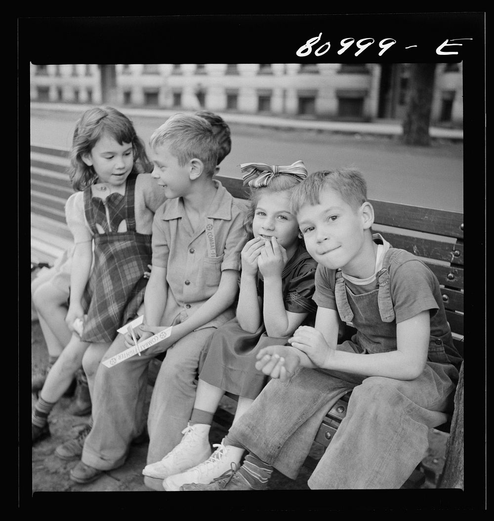 Children of the mill workers of Holyoke, Massachusetts. Sourced from the Library of Congress.