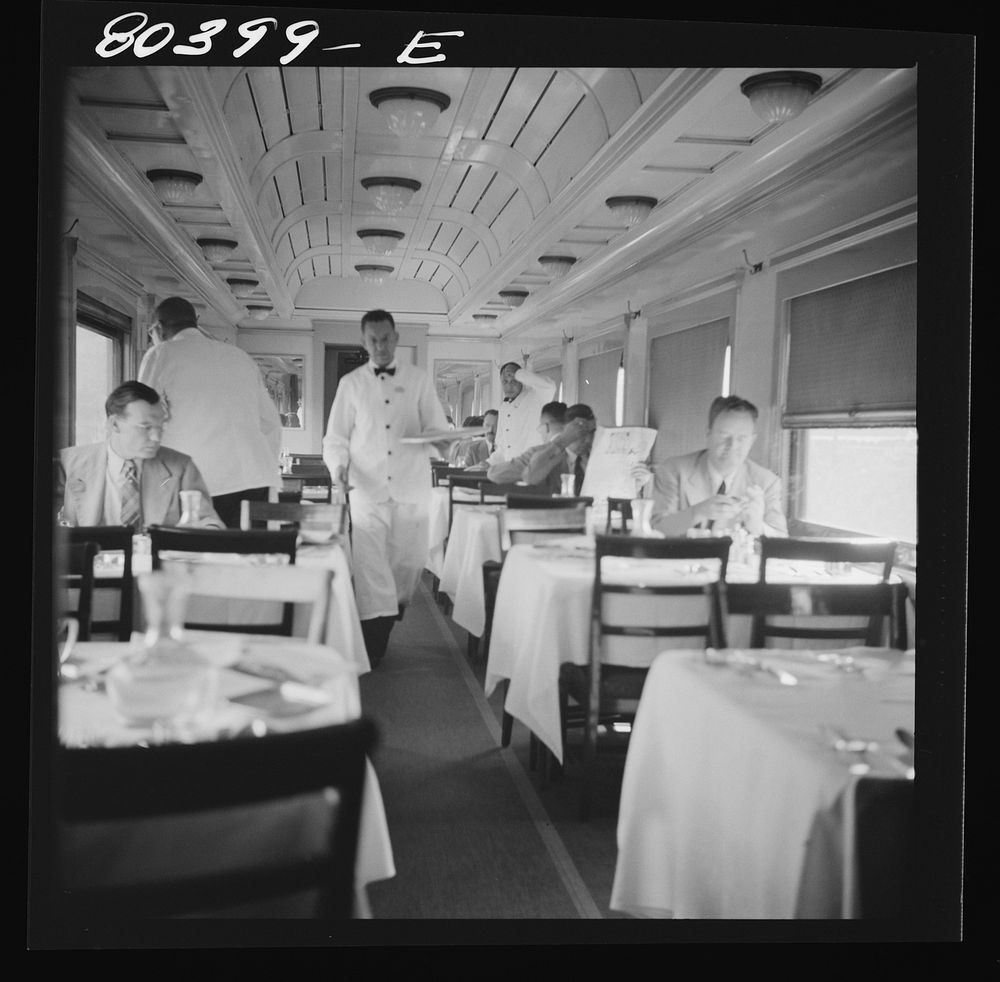 Southern Railway dining car, 8 a.m., somewhere in Georgia. Sourced from the Library of Congress.