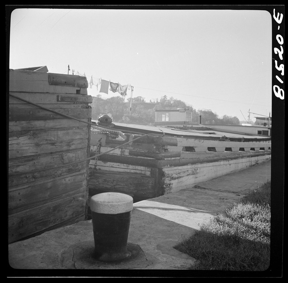 Barges passing through Lock Eleven. Erie Canal, New York. Sourced from the Library of Congress.