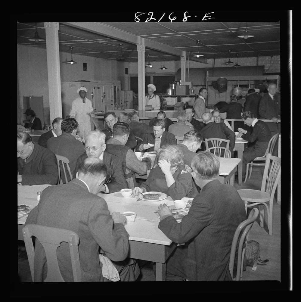 Washington, D.C. Dinner in the self-help cafeteria. Sourced from the Library of Congress.