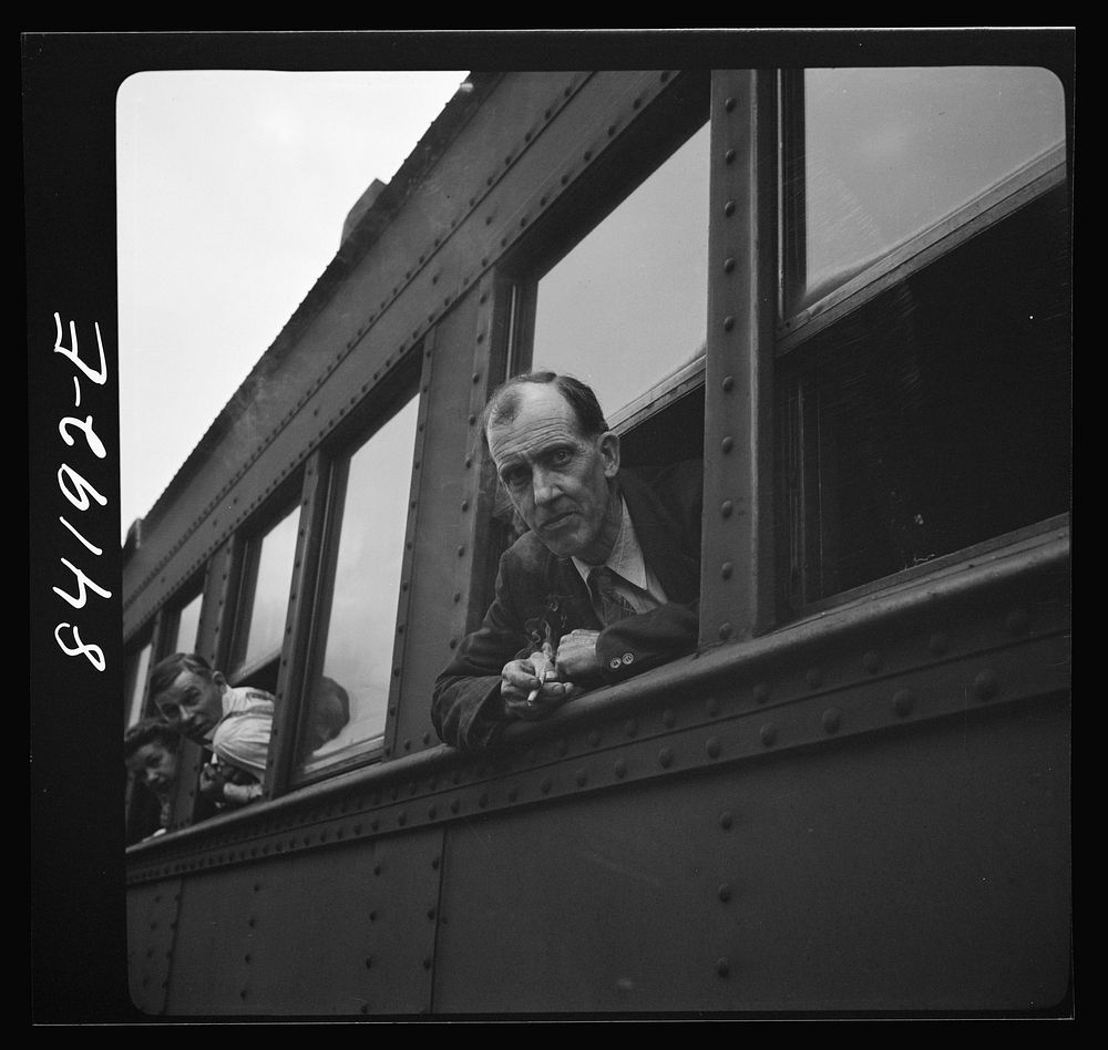 Richwood, West Virginia. Saying goodbye, Richwood station. Sourced from the Library of Congress.