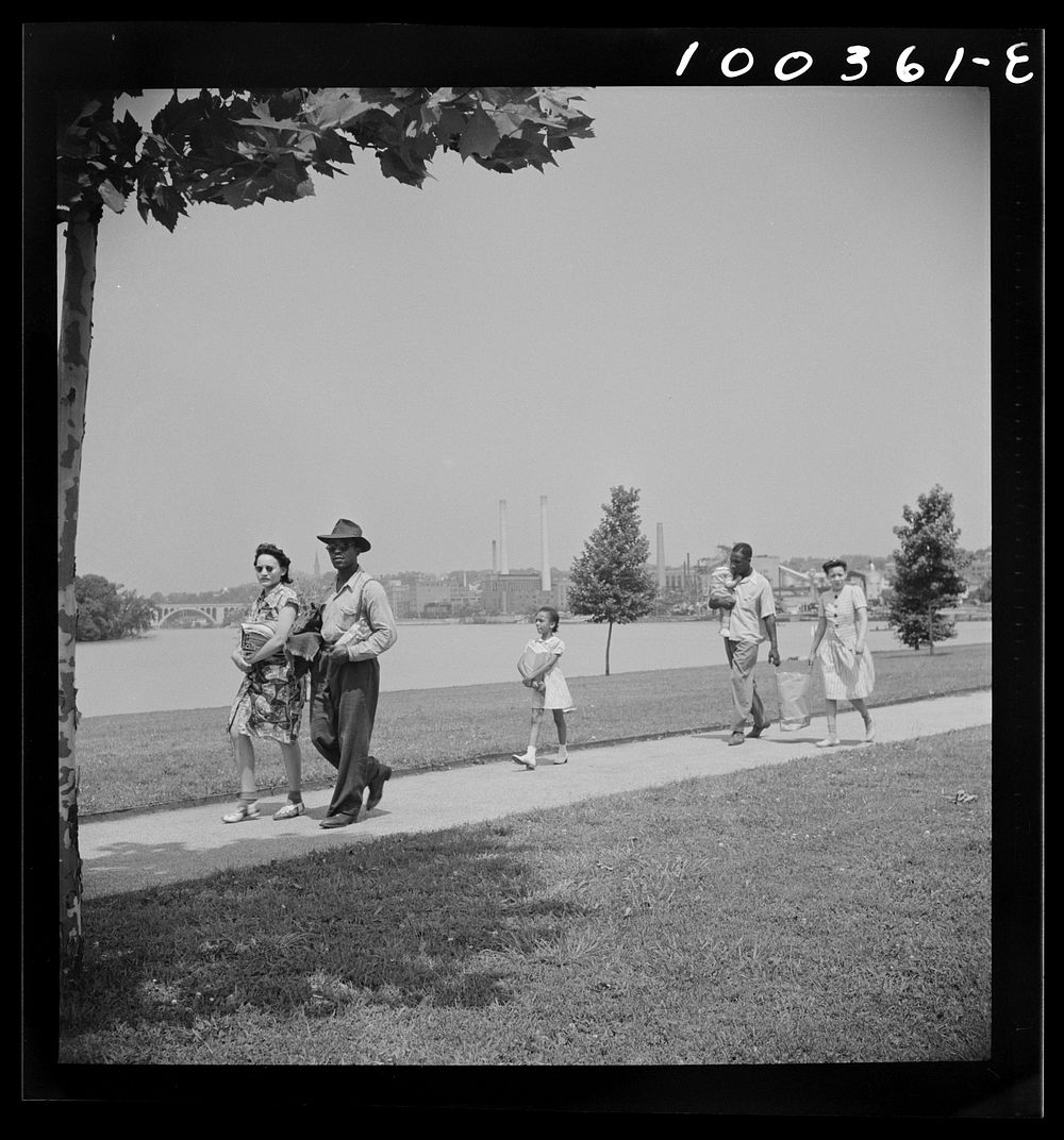 Washington, D.C. Picnickers in East Potamac Park. Sourced from the Library of Congress.