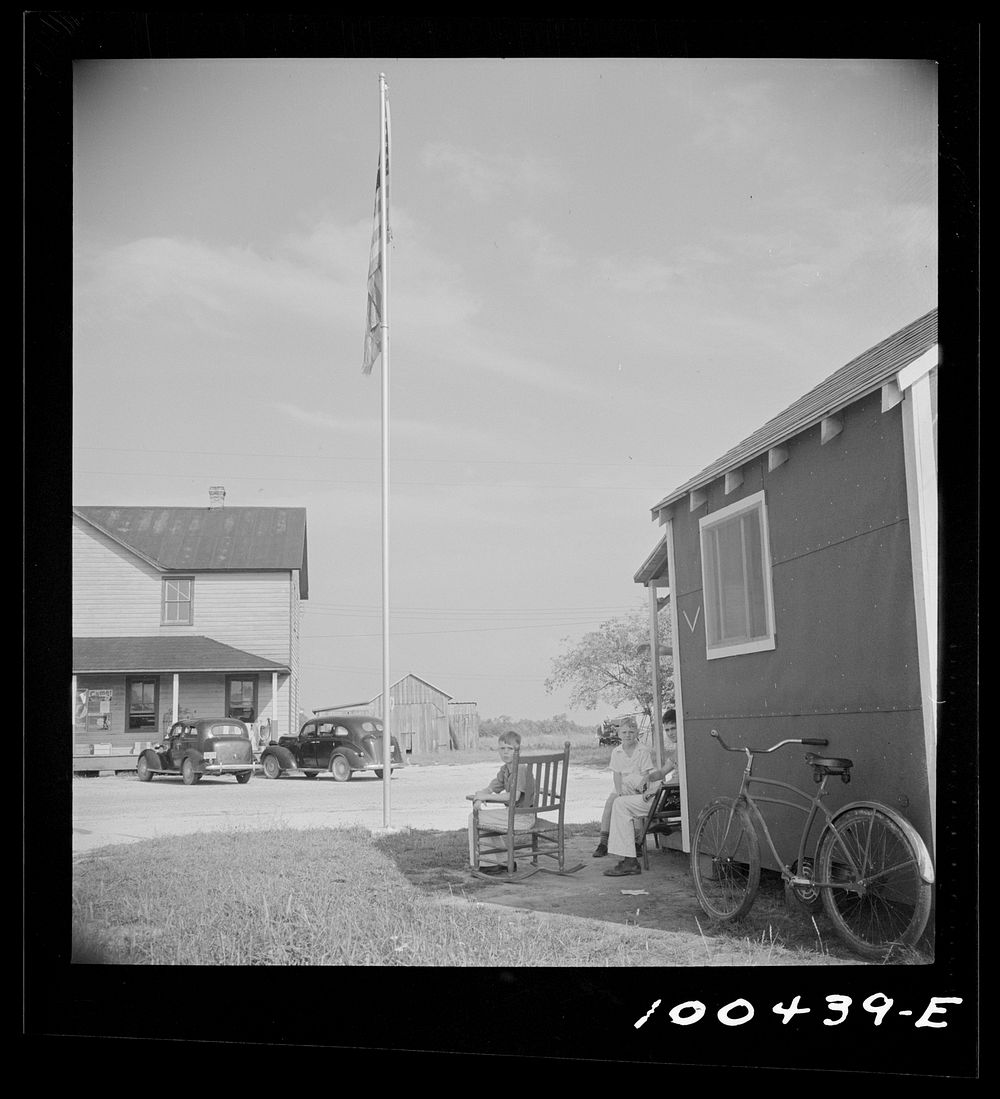 Dentsville, Maryland. Airplane spotter's post. Sourced from the Library of Congress.