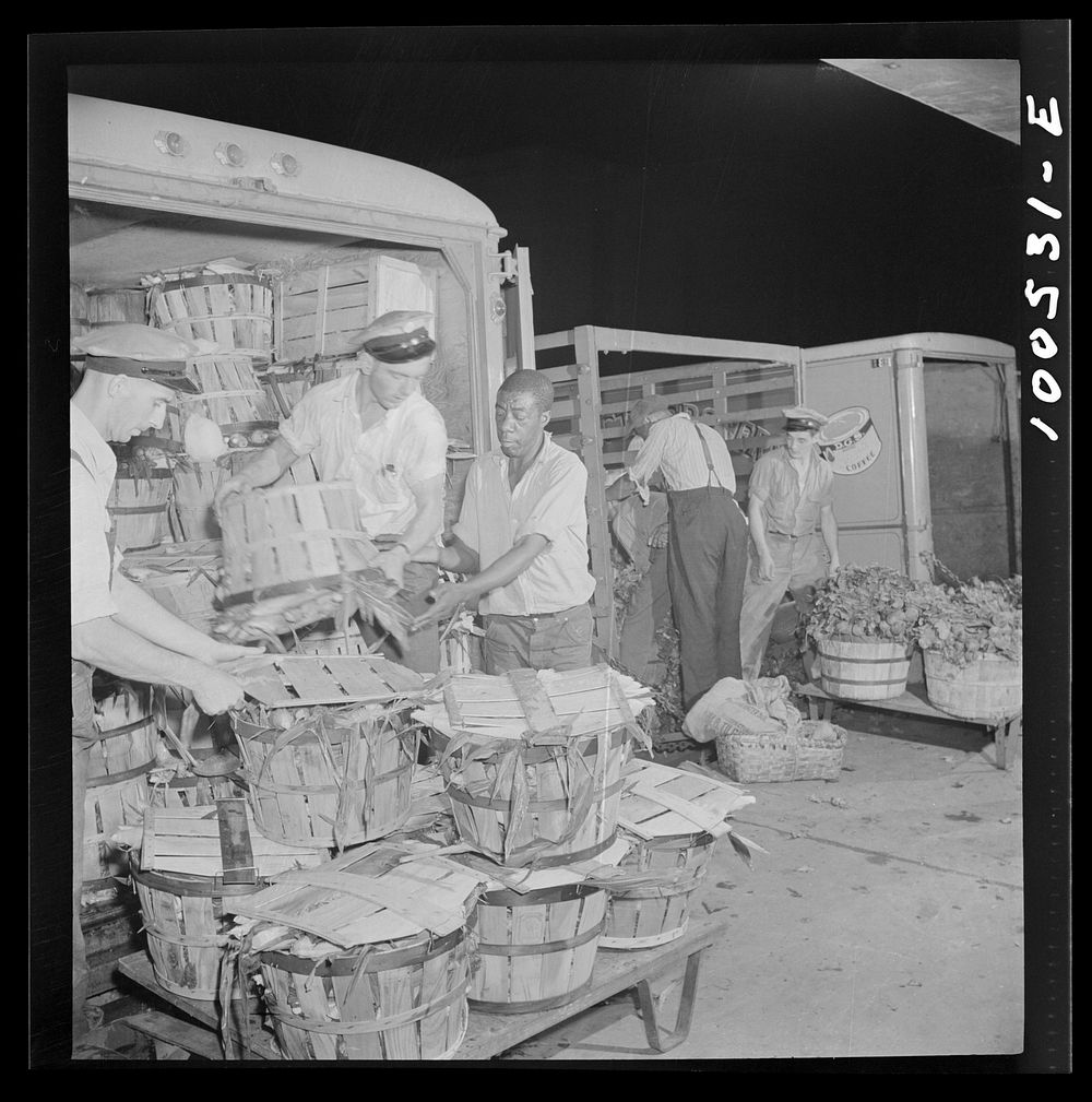 Washington, D.C. Unloading corn and beets at District grocery store warehouse. Sourced from the Library of Congress.