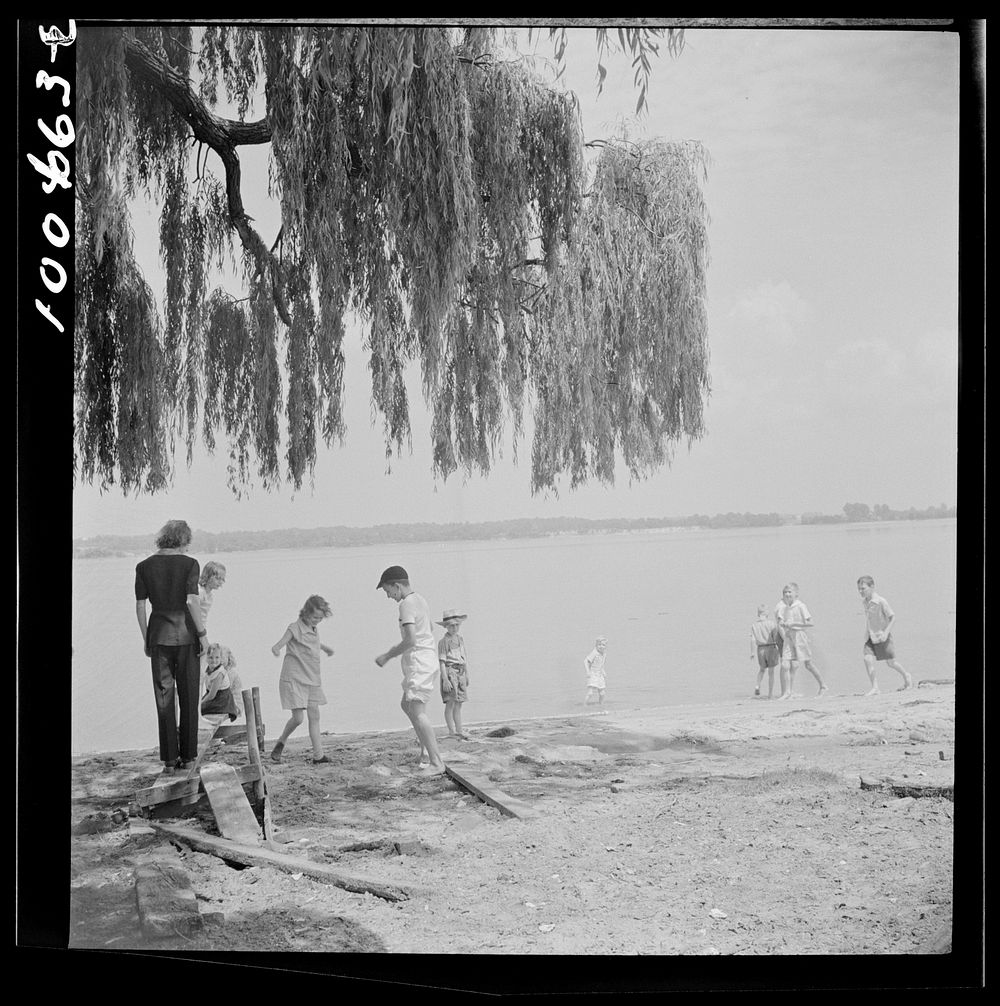 [Untitled photo, possibly related to: St. Mary's County, Maryland. Sunday school picnic on the Fourth of July, on the edge…