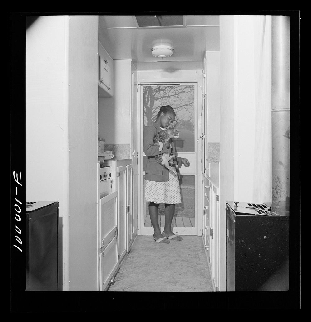 Arlington, Virginia. FSA (Farm Security Administration) trailer camp project for es. Interior of expansible trailer, showing…