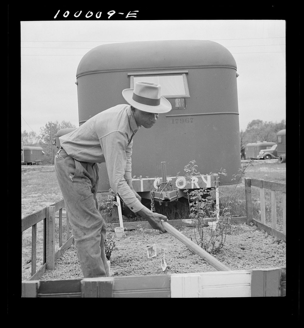 [Untitled photo, possibly related to: Arlington, Virginia. FSA (Farm Security Administration) trailer camp project for es.…