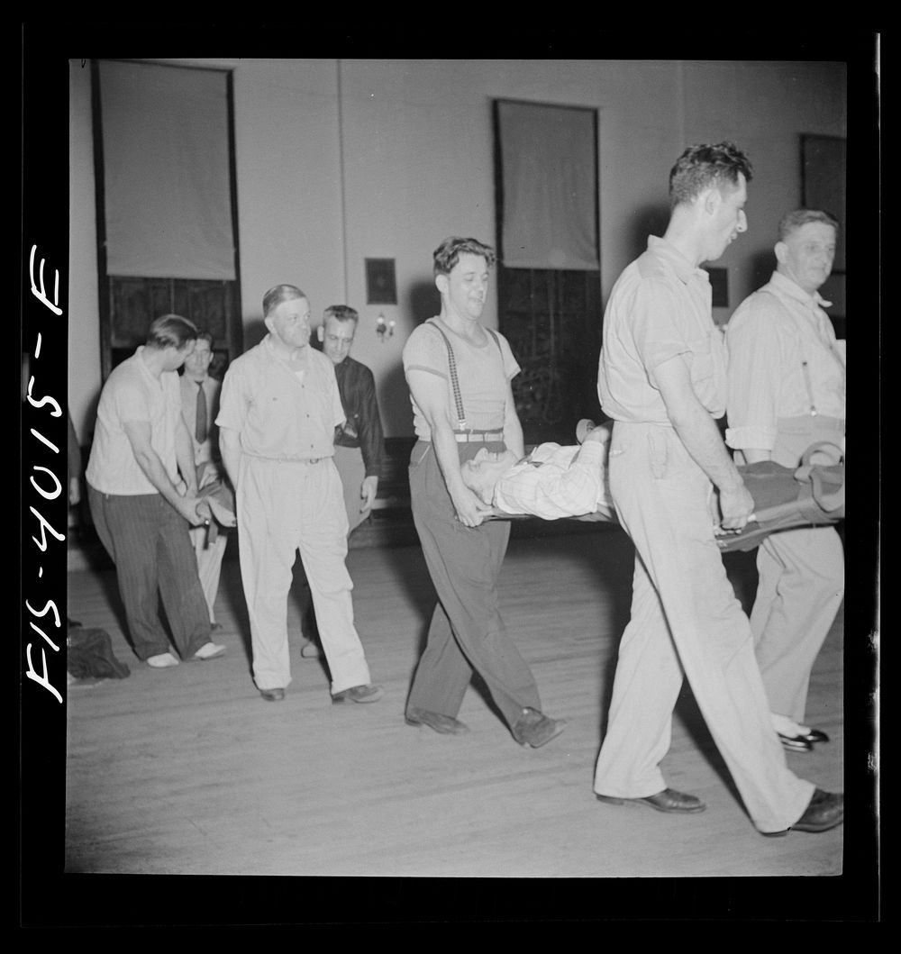 [Untitled photo, possibly related to: Washington, D.C. The District Red Cross gives training to taxi drivers in using their…