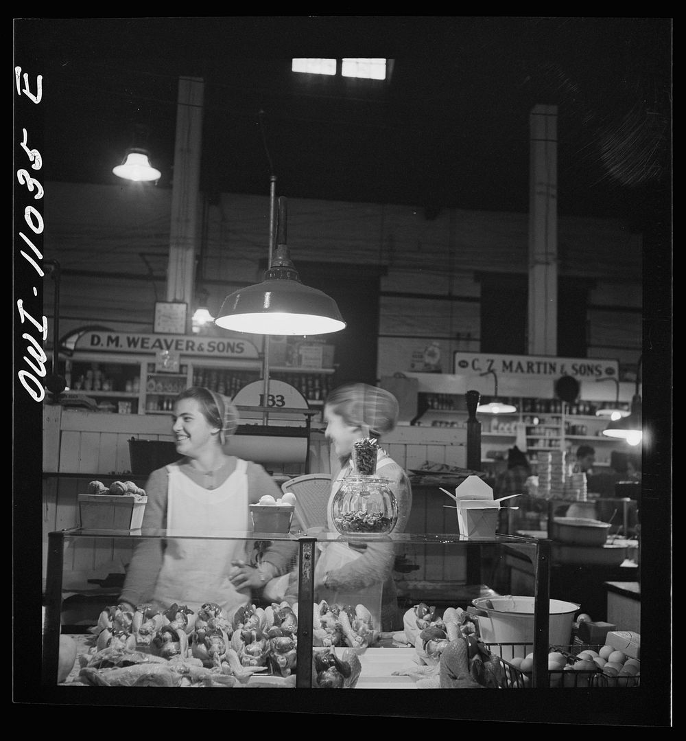 [Untitled photo, possibly related to: Central Market, Lancaster, Pennsylvania]. Sourced from the Library of Congress.