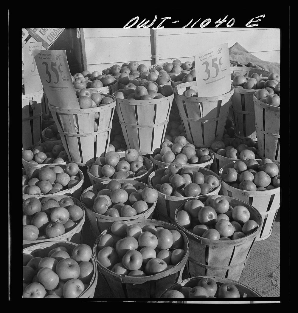 Lititz, Pennsylvania. Lancaster County apples for sale. Sourced from the Library of Congress.