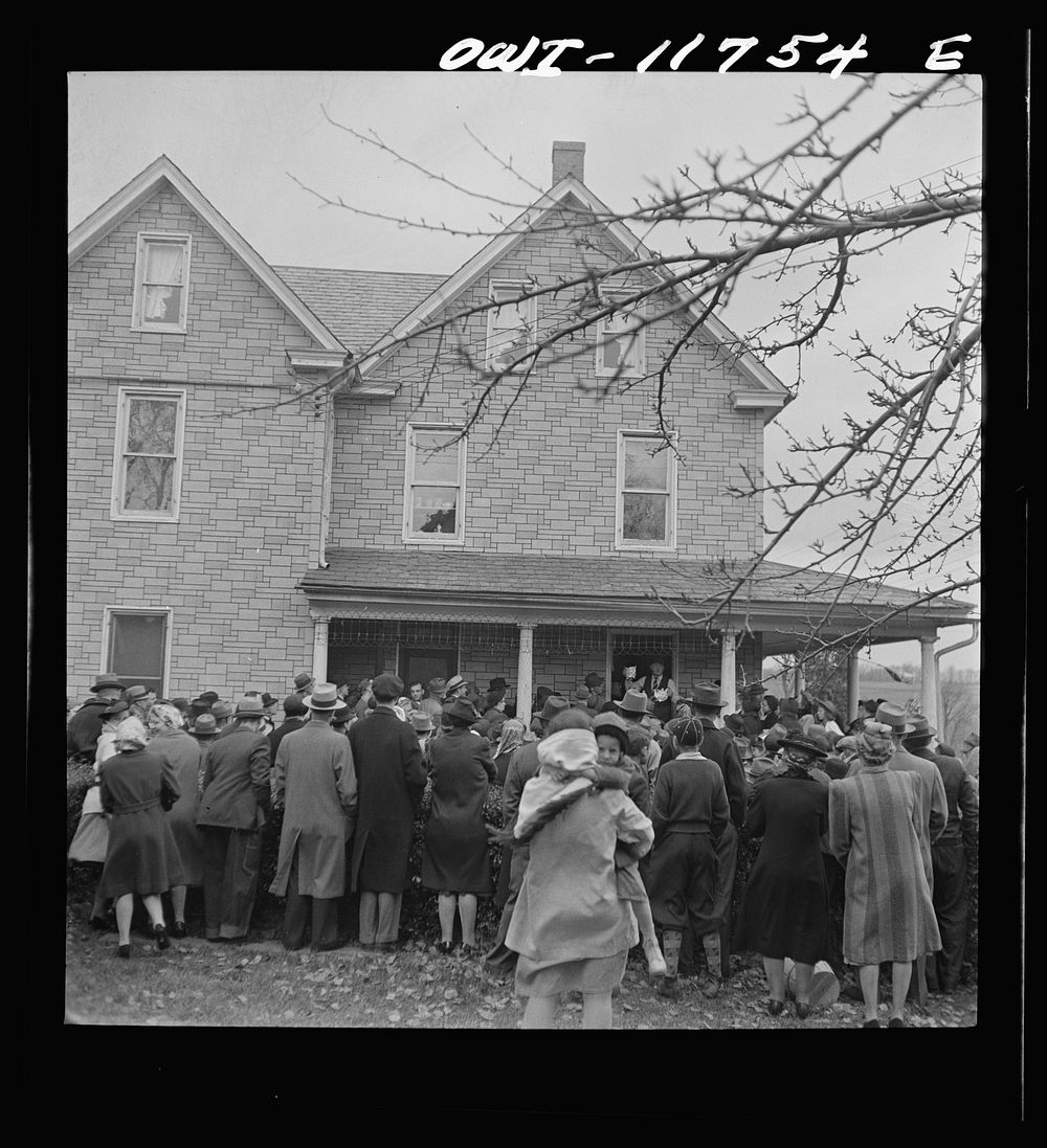 Lititz, Pennsylvania. Public sale of house and property. Sourced from the Library of Congress.
